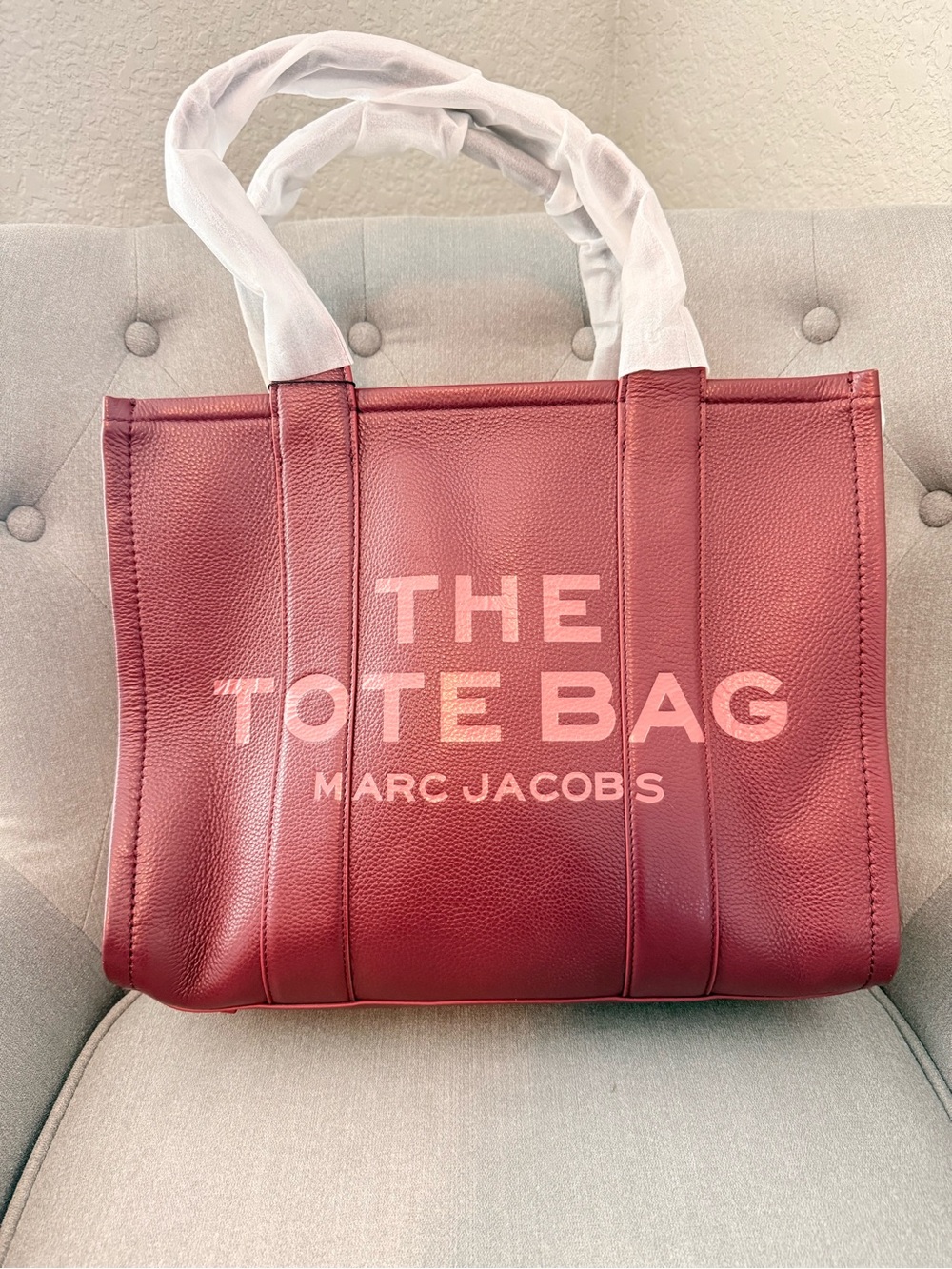 Marc Jacobs The Tote Bag Large in Burgundy Leather